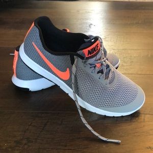 Nike Running Sneakers in Gray & Neon Pink